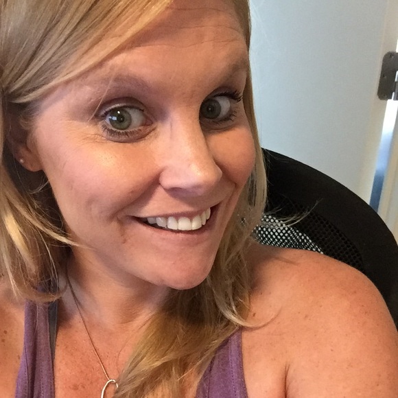 Meet your Posher, Carolyn - Picture 3 of 7